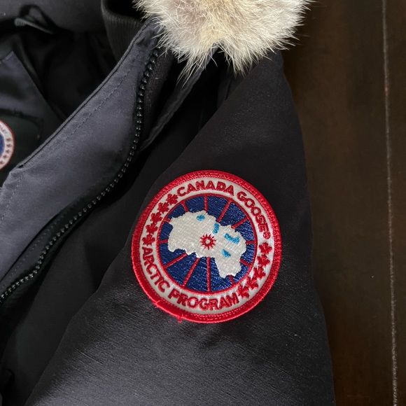 Canada Goose Kensington Parka Size Small - Picture 5 of 14